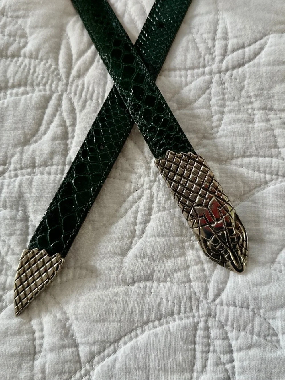 Vintage 1980's Avignon Snake Look Wraparound Green Leather Belt. Made in France - Picture 2 of 11